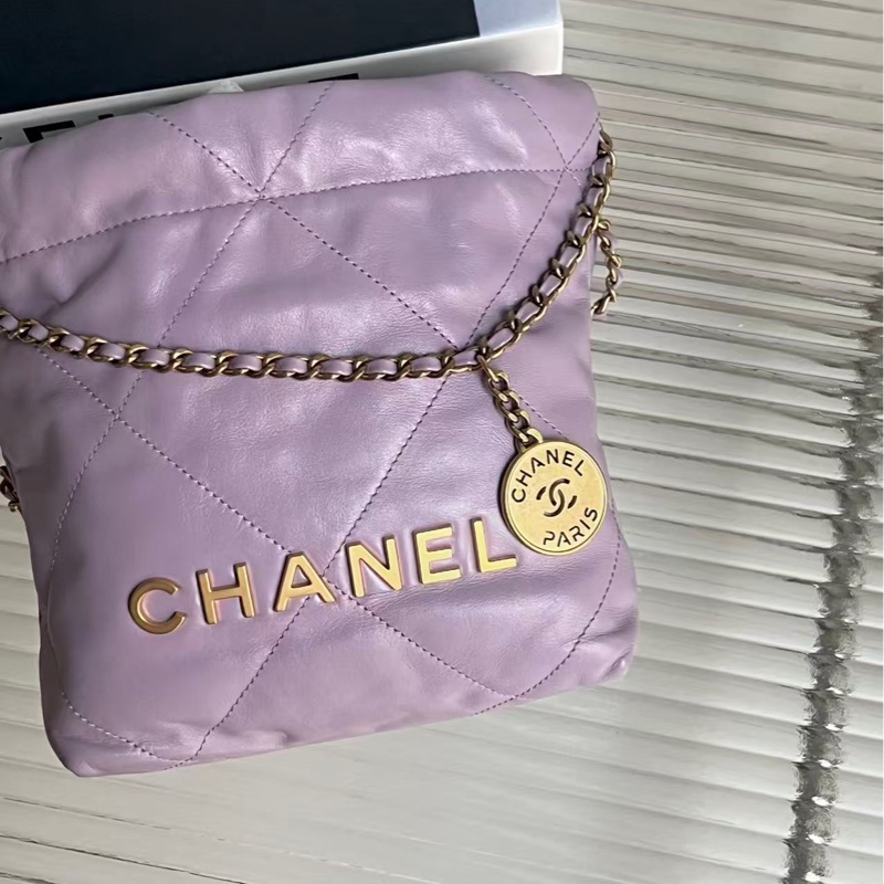 98新香奈兒22bagmini香芋紫可愛又精緻的一隻 24年的包 小牛皮材質 好成色 有使用痕跡-2