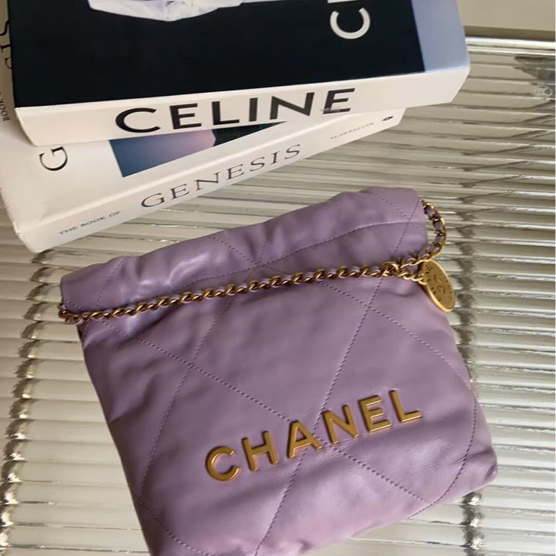 98新香奈兒22bagmini香芋紫可愛又精緻的一隻 24年的包 小牛皮材質 好成色 有使用痕跡-5
