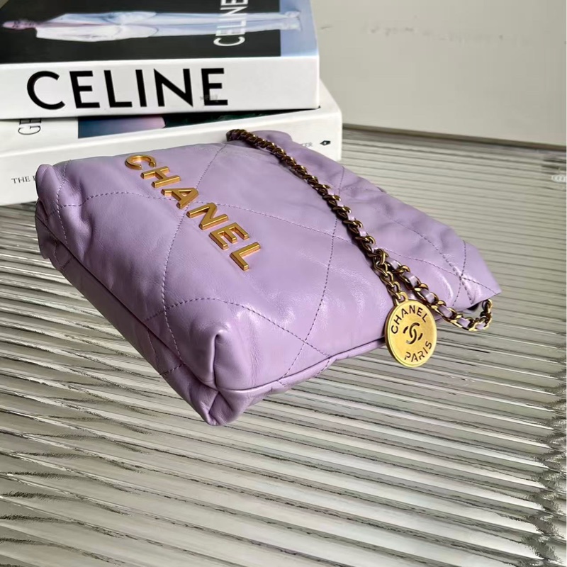 98新香奈兒22bagmini香芋紫可愛又精緻的一隻 24年的包 小牛皮材質 好成色 有使用痕跡-6