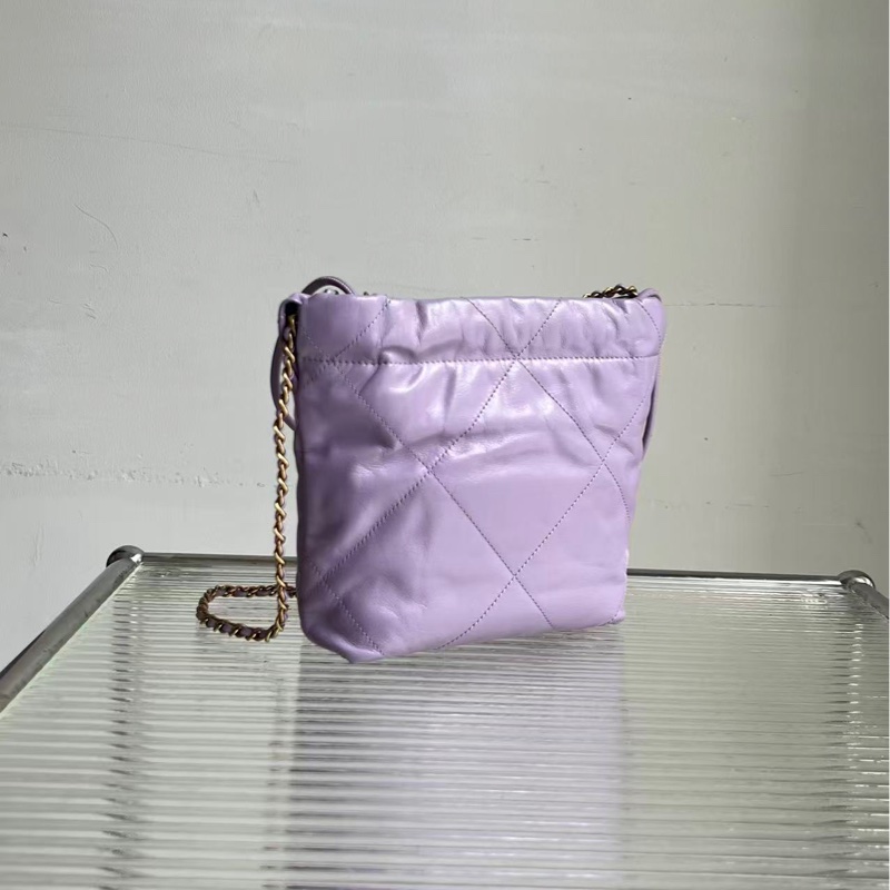 98新香奈兒22bagmini香芋紫可愛又精緻的一隻 24年的包 小牛皮材質 好成色 有使用痕跡-2