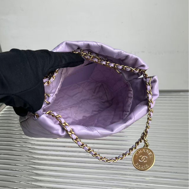 98新香奈兒22bagmini香芋紫可愛又精緻的一隻 24年的包 小牛皮材質 好成色 有使用痕跡-6