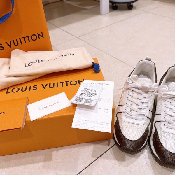 Louis Vuitton (LV) Run Away Sneaker經典老花運動鞋-9