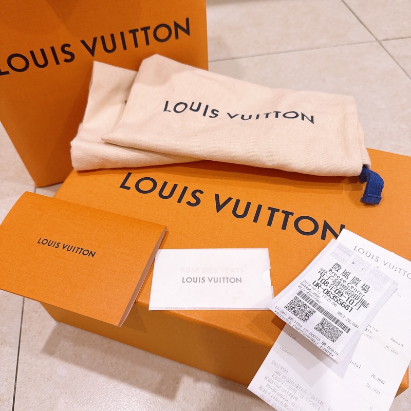 Louis Vuitton (LV) Run Away Sneaker經典老花運動鞋-10