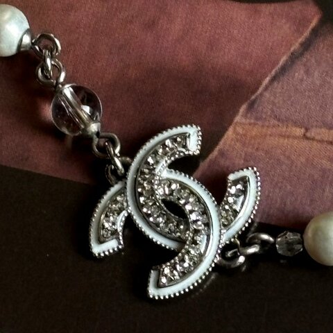 ::CHANEL:: Pearl & Crystal Pendant Necklace 珍珠串飾項鍊 頸鍊