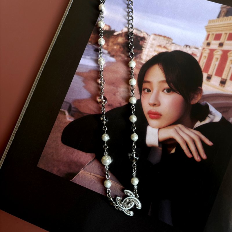 ::CHANEL:: Pearl & Crystal Pendant Necklace 珍珠串飾項鍊 頸鍊-1