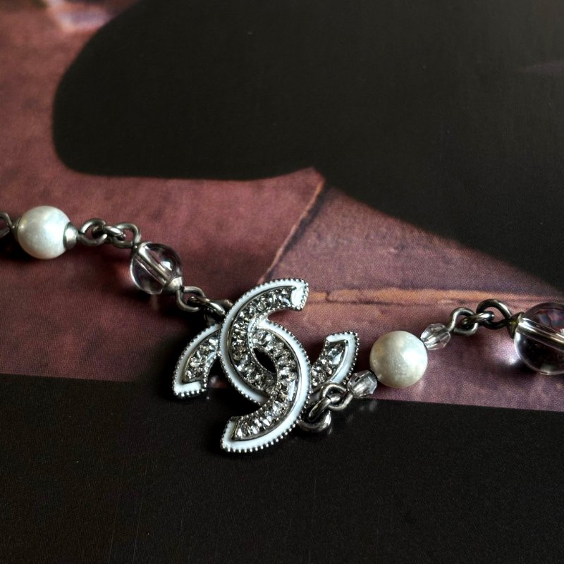 ::CHANEL:: Pearl & Crystal Pendant Necklace 珍珠串飾項鍊 頸鍊-3