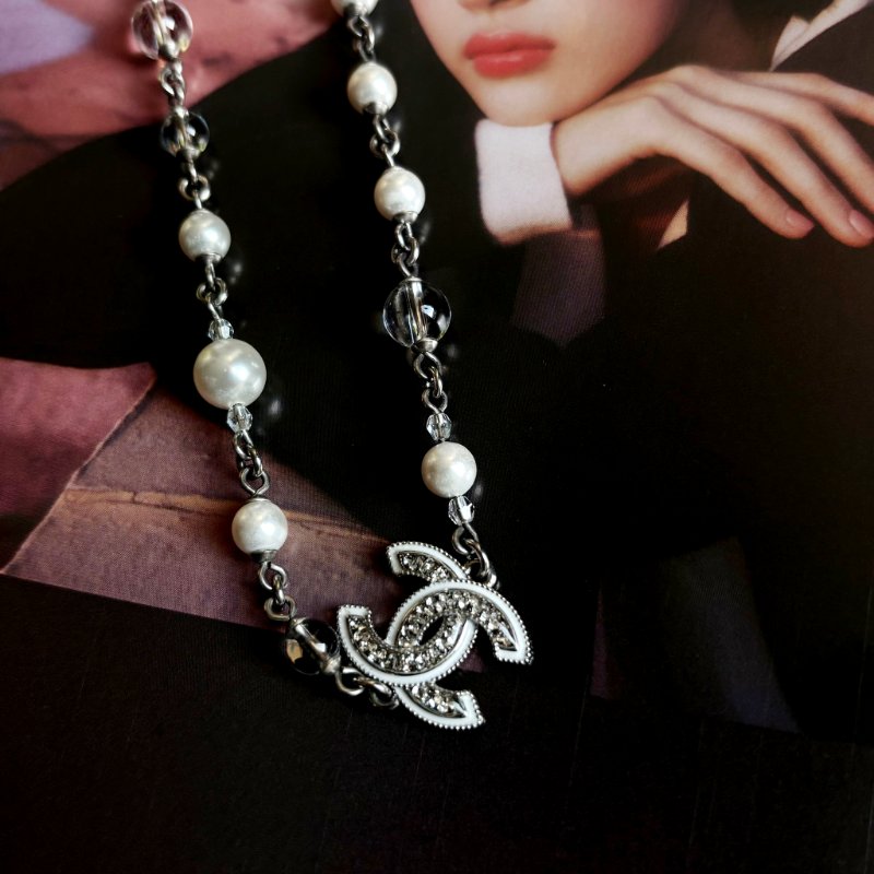 ::CHANEL:: Pearl & Crystal Pendant Necklace 珍珠串飾項鍊 頸鍊-5