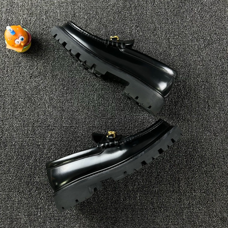 97新Celine黑色流蘇樂福鞋 尺碼：36 碼整體成色不錯-3