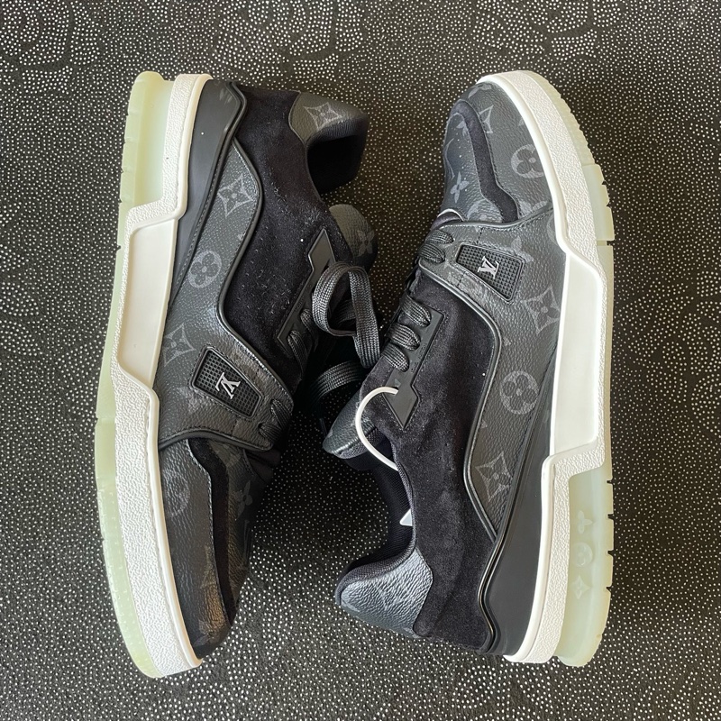 97新lv trainer黑老花44碼成色充新輕微磨損-6