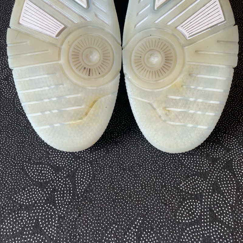 97新lv trainer黑老花44碼成色充新輕微磨損-8