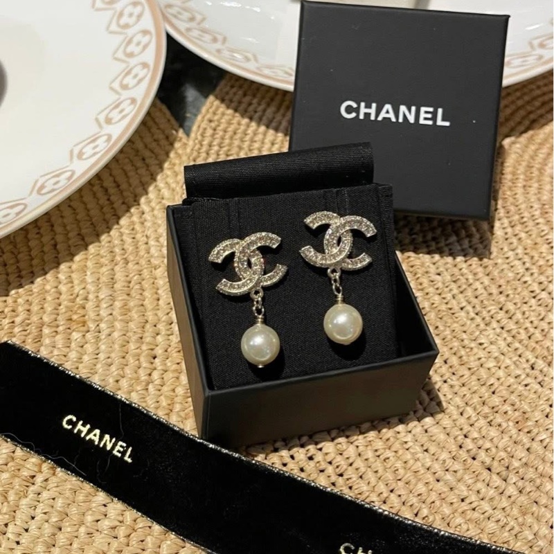 CHANEL淡金拼水鑽雙C 珍珠耳環-1