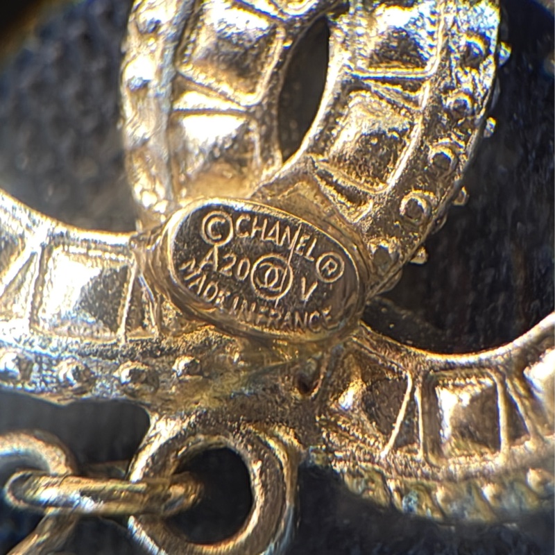 CHANEL淡金拼水鑽雙C 珍珠耳環-8