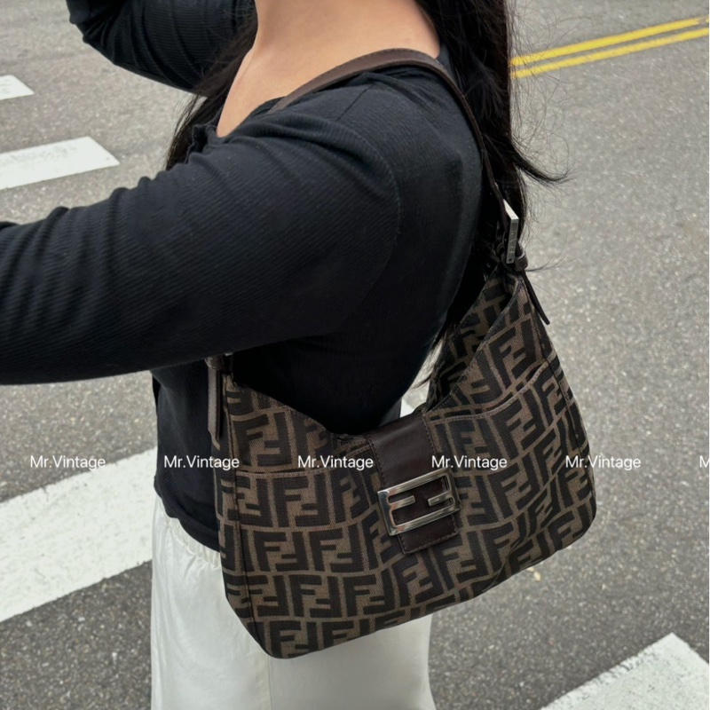 🏷️ Fendi 牛角法棍包-0