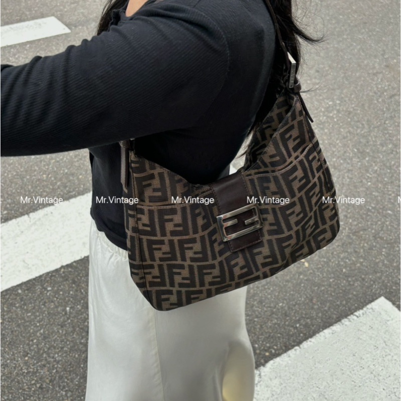 🏷️ Fendi 牛角法棍包-1