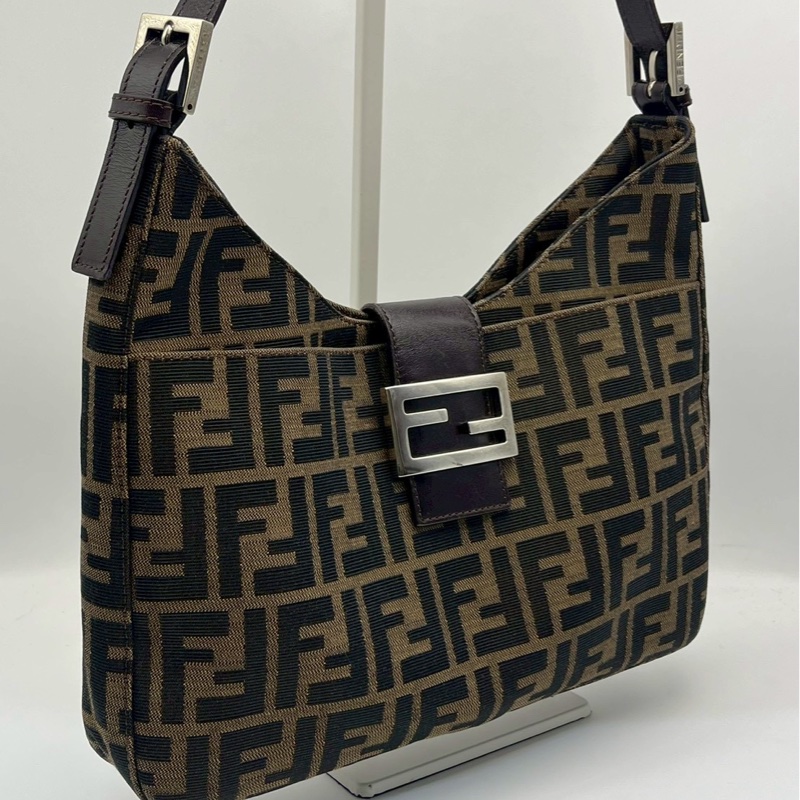 🏷️ Fendi 牛角法棍包-2