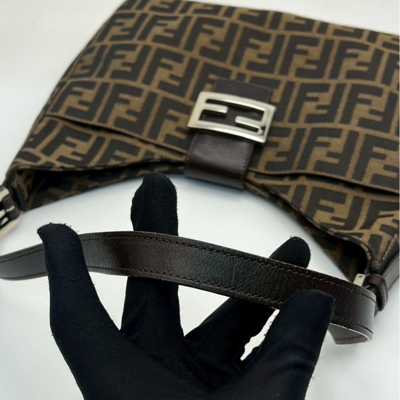 🏷️ Fendi 牛角法棍包-4