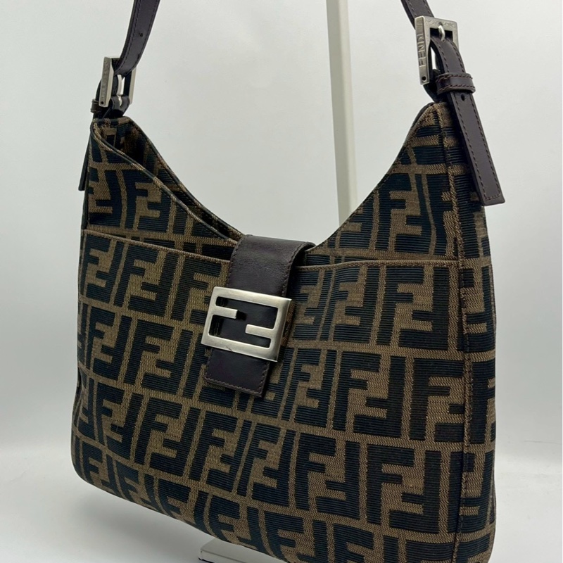 🏷️ Fendi 牛角法棍包-5