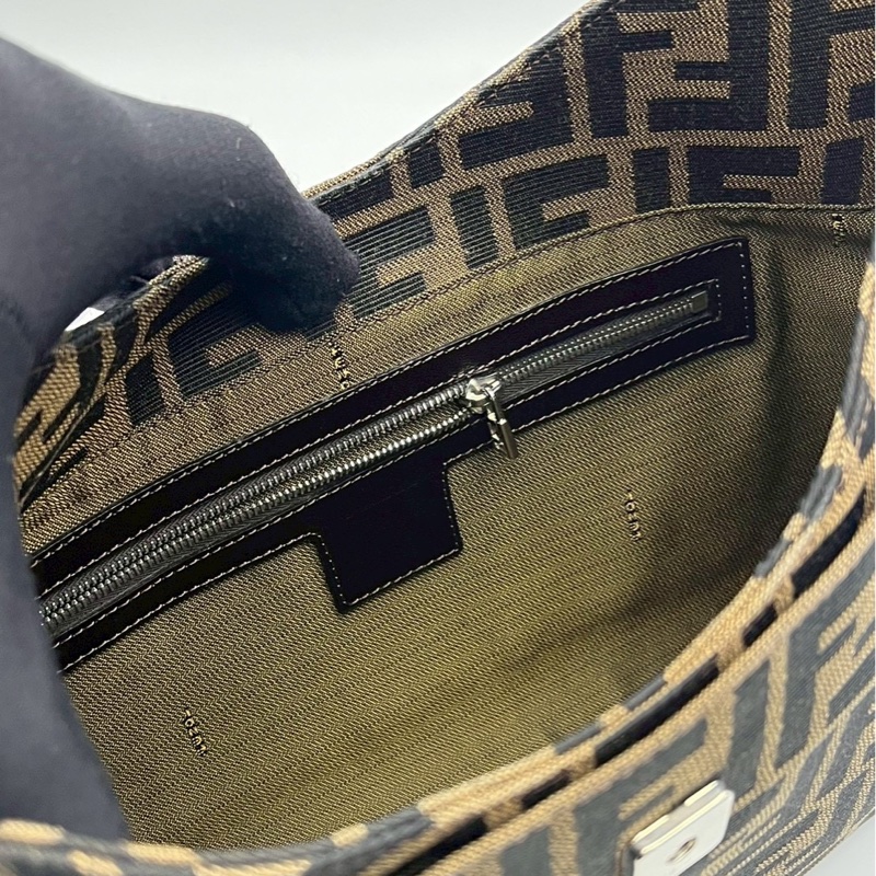 🏷️ Fendi 牛角法棍包-6