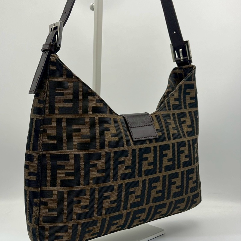 🏷️ Fendi 牛角法棍包-9