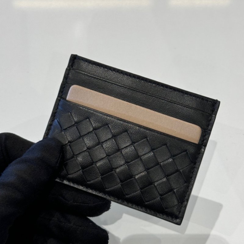 🎊佳節特賣🎁Bottega Veneta 162150 經典小羊皮編織名片卡夾 黑色-1