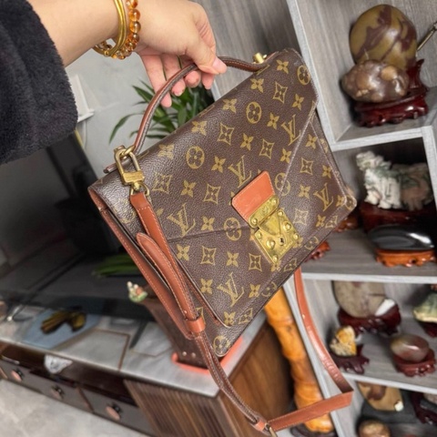 lv老花蒙梭包