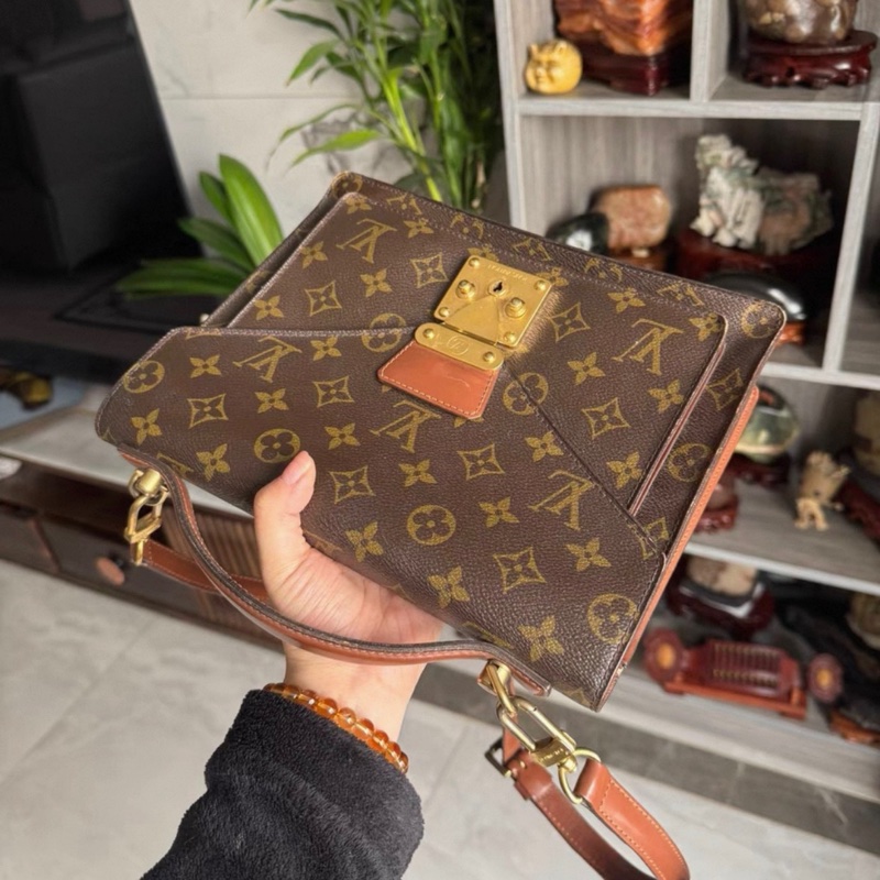 lv老花蒙梭包-3