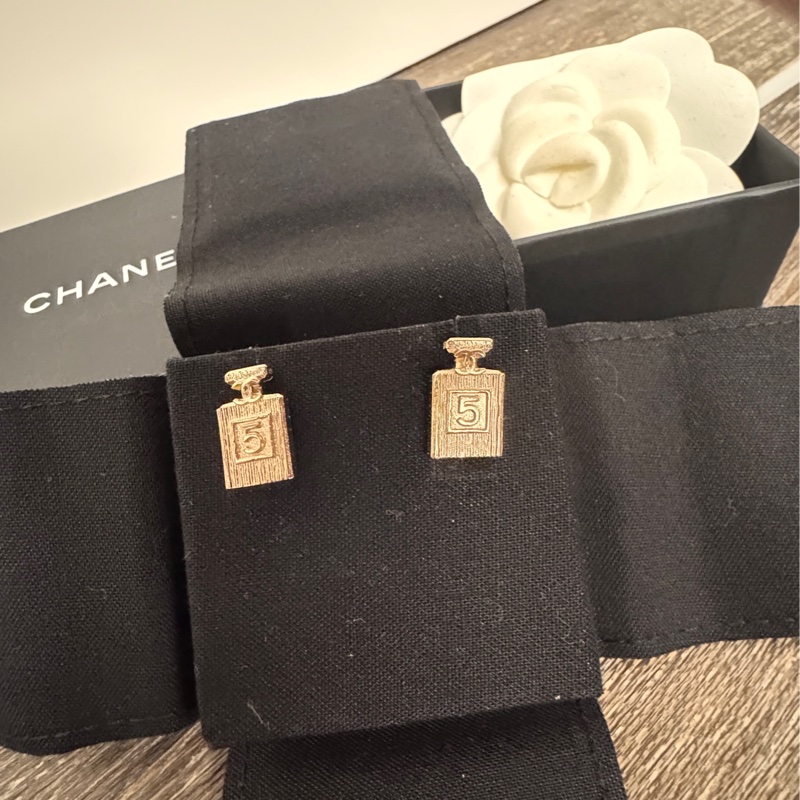 Chanel No.5號限量絕版香水瓶 logo淡金釦耳針 耳環-2