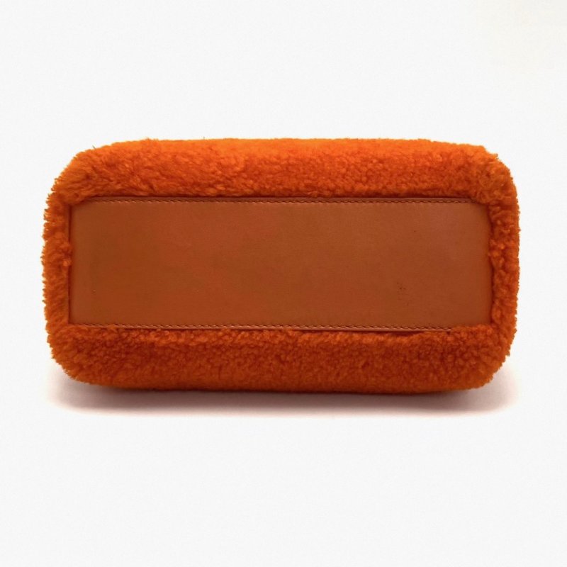 FENDI 橙色銀扣限量款羊羔毛小號peekaboo手提肩背斜背包 25*18*12 98新配件塵袋-6