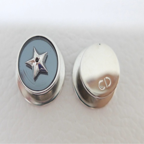 Dior簡約美學耳環