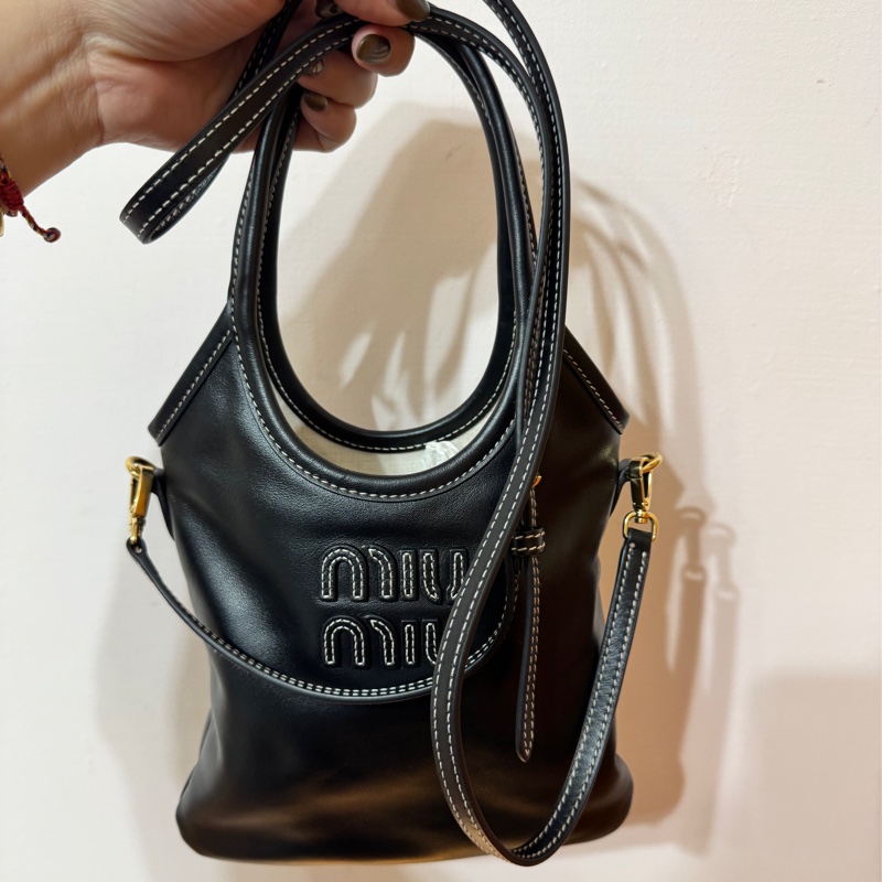 MIU MIU IVY皮革手提斜背包-11