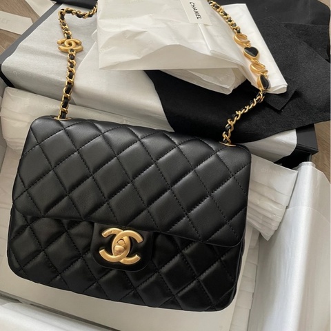 ✨Chanel 黑金羊皮 愛心coco 方胖子晶片款 有購證🖤