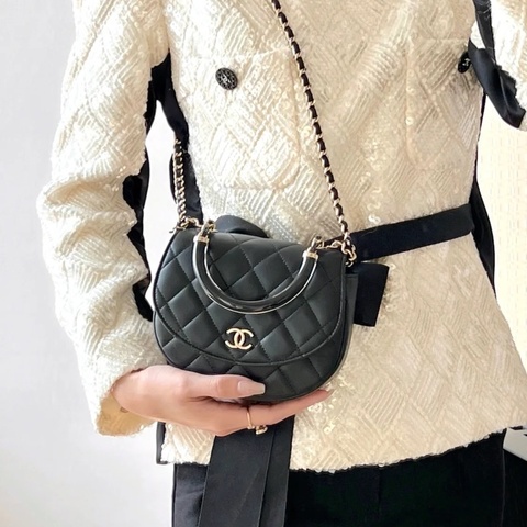 ✨Chanel 黑色羊皮金扣 半圓包 有購證 99新🖤