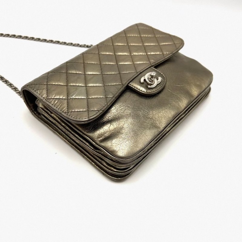 CHANEL 金色CF爆裂紋肩背斜背風琴包 24*17*3 98新配件塵袋保卡-2