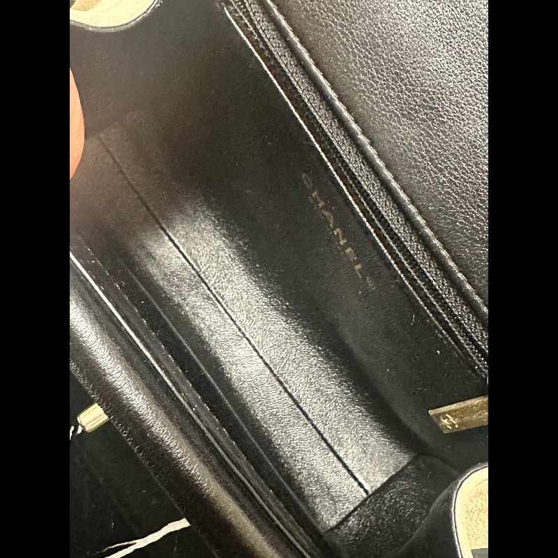 Chanel黑白拼色V紋口蓋包羊皮-10
