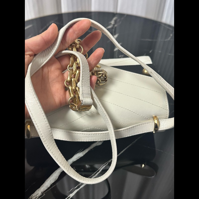 Chanel黑白拼色V紋口蓋包羊皮-11