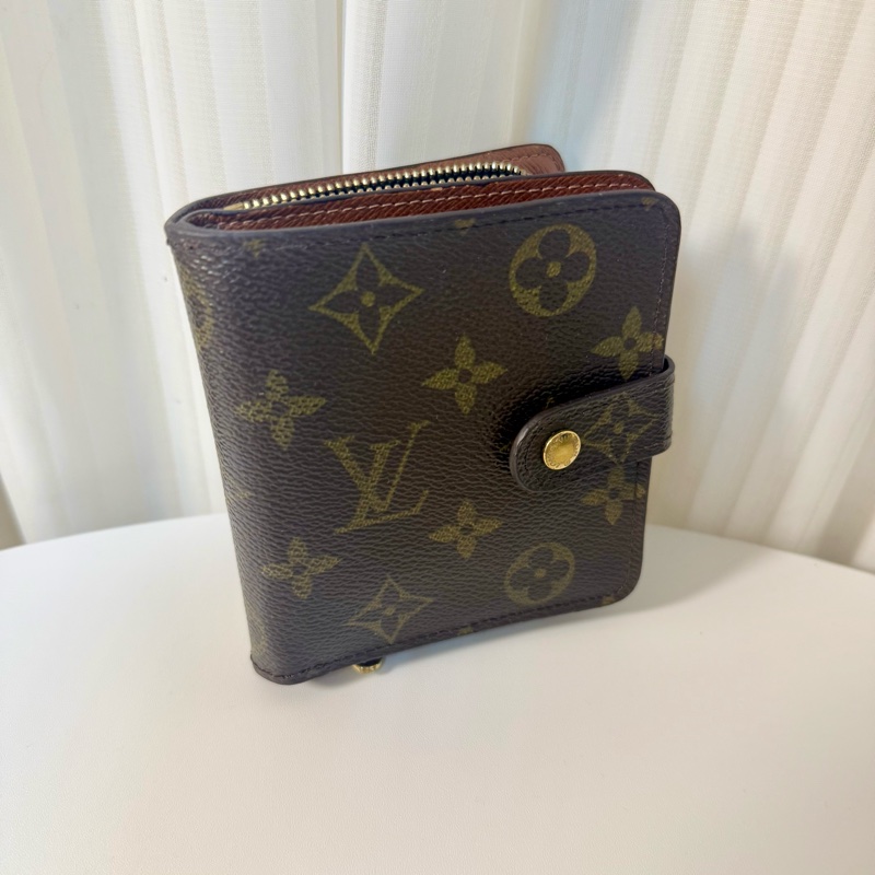 ✔️LV Louis Vuitton 路易威登 Monogram M61667 老花金釦拉鏈短夾-2