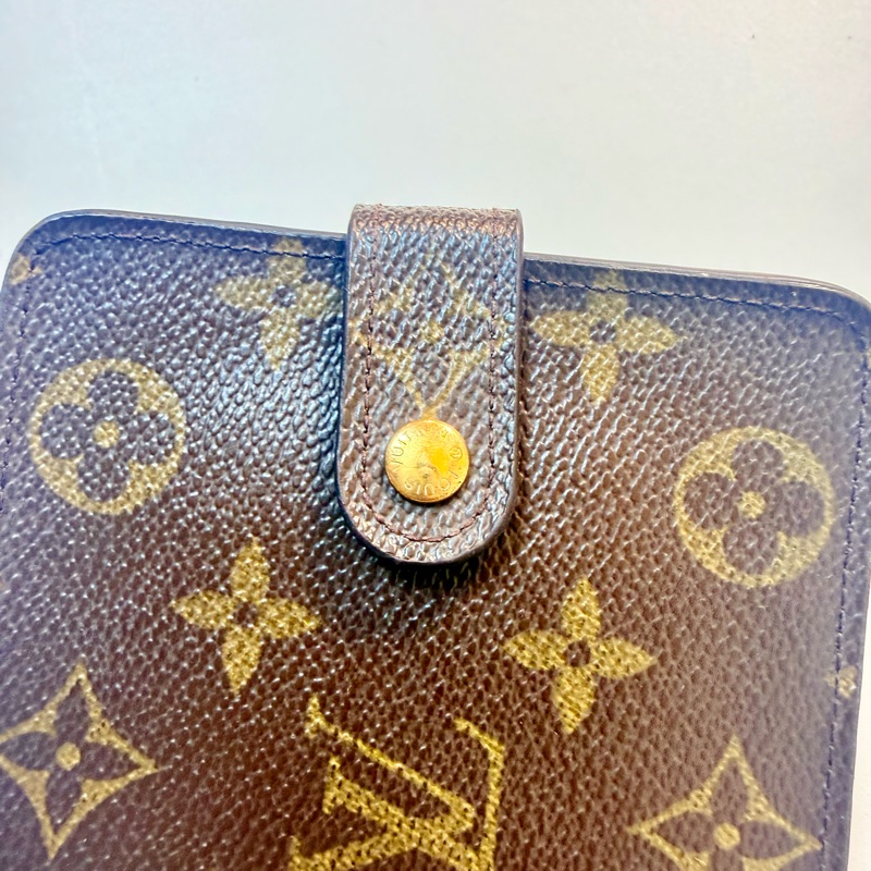 ✔️LV Louis Vuitton 路易威登 Monogram M61667 老花金釦拉鏈短夾-11