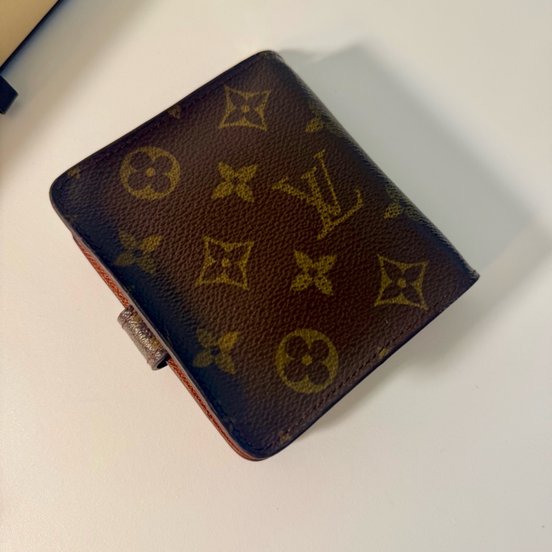 ✔️LV Louis Vuitton 路易威登 Monogram M61667 老花金釦拉鏈短夾-34