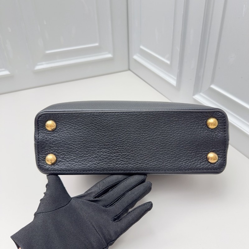 LV路易威登Capucines BB 黑色牛皮經典黑金款-5