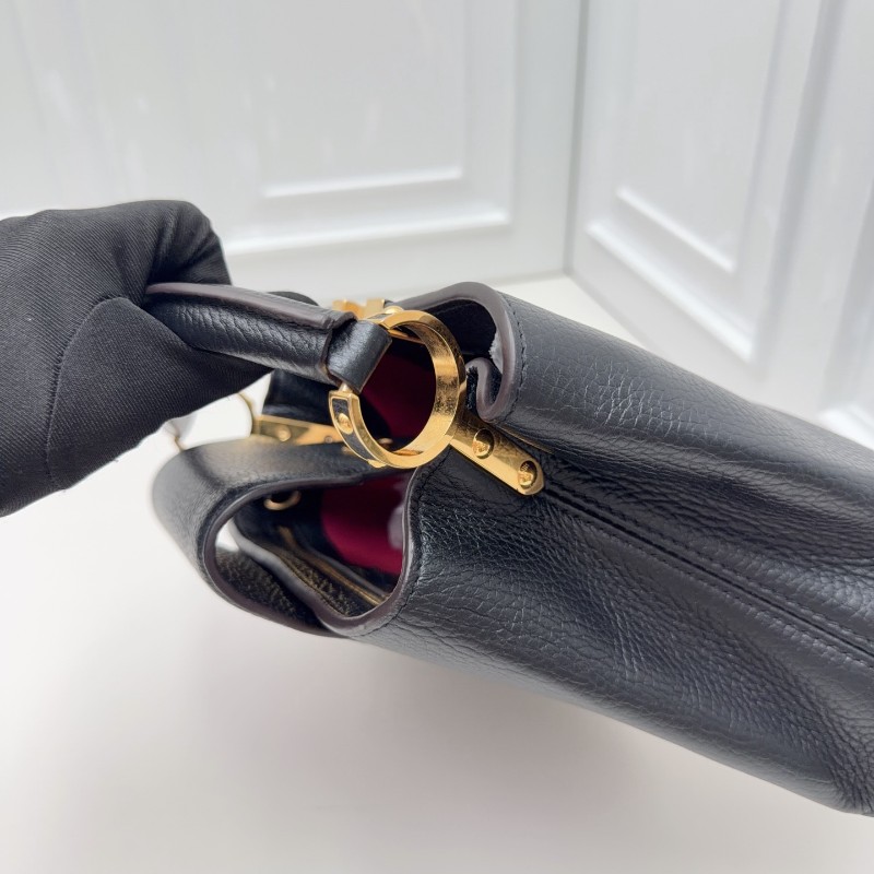 LV路易威登Capucines BB 黑色牛皮經典黑金款-16