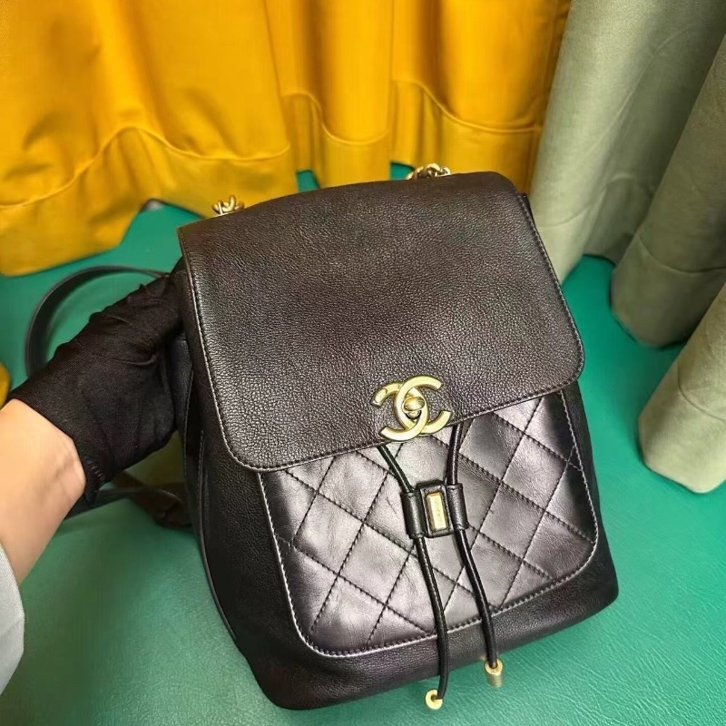 CHANEL黑金季節款牛皮後背包 18*24*11 98新配件購證塵袋-9