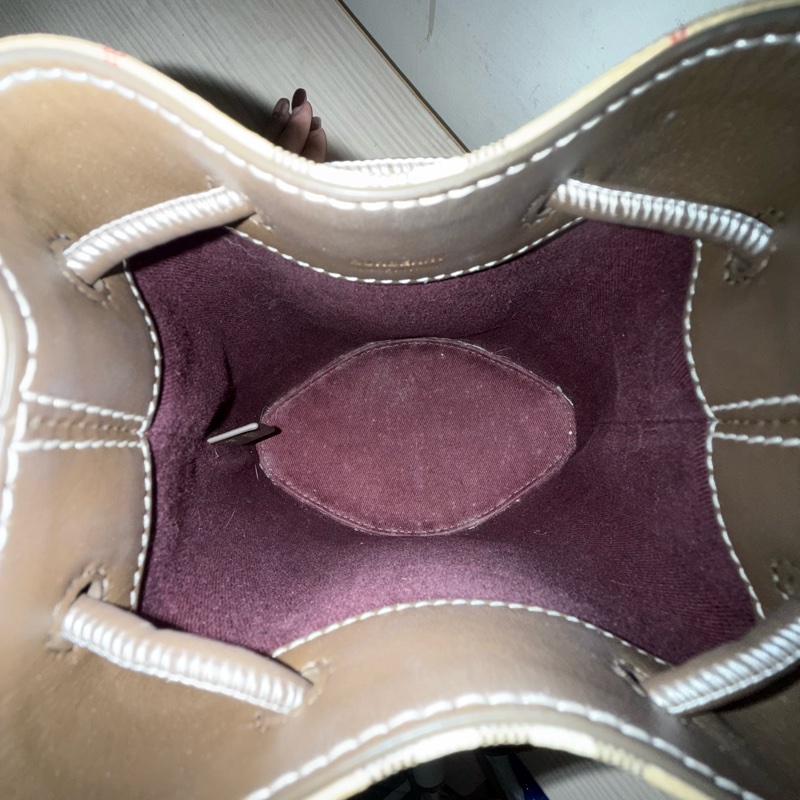 Burberry迷你格紋水桶包-8