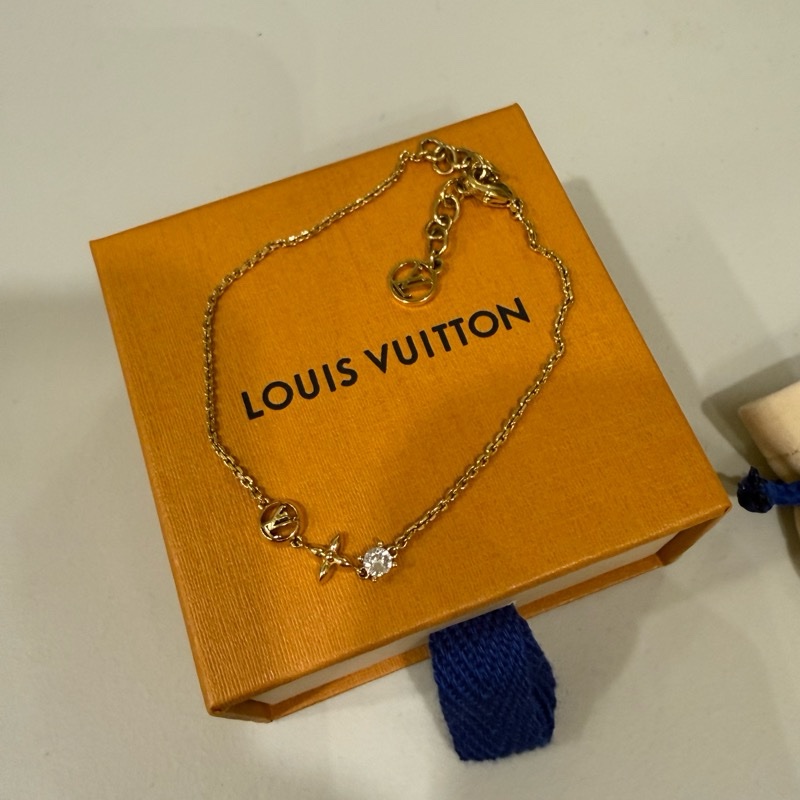 Louis Vuitton Petite Louis 精緻手鍊-6