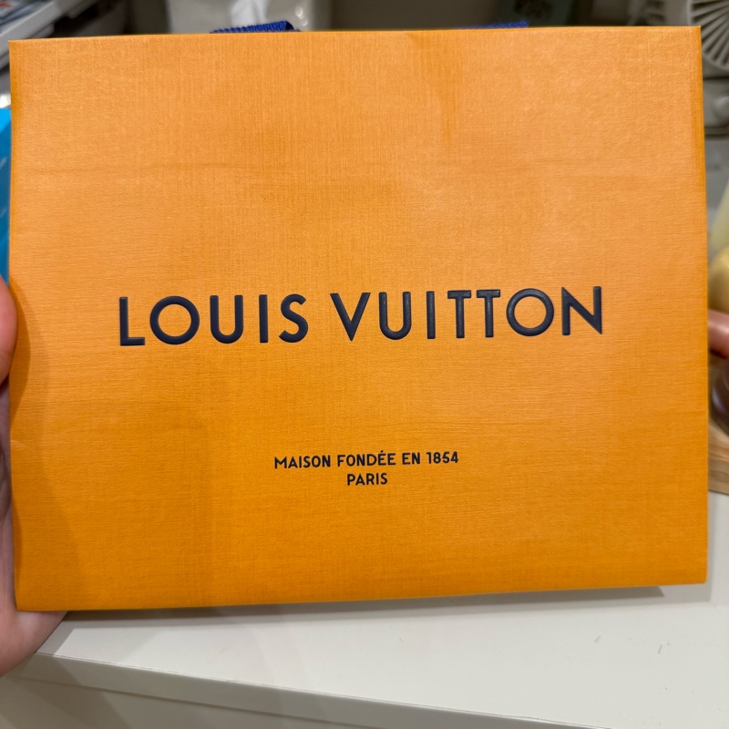 Louis Vuitton Petite Louis 精緻手鍊-10