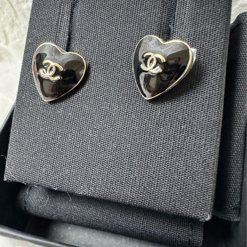 香奈兒25 B愛心耳環-1