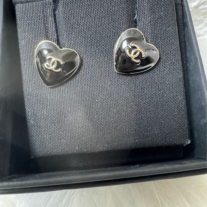 香奈兒25 B愛心耳環-10