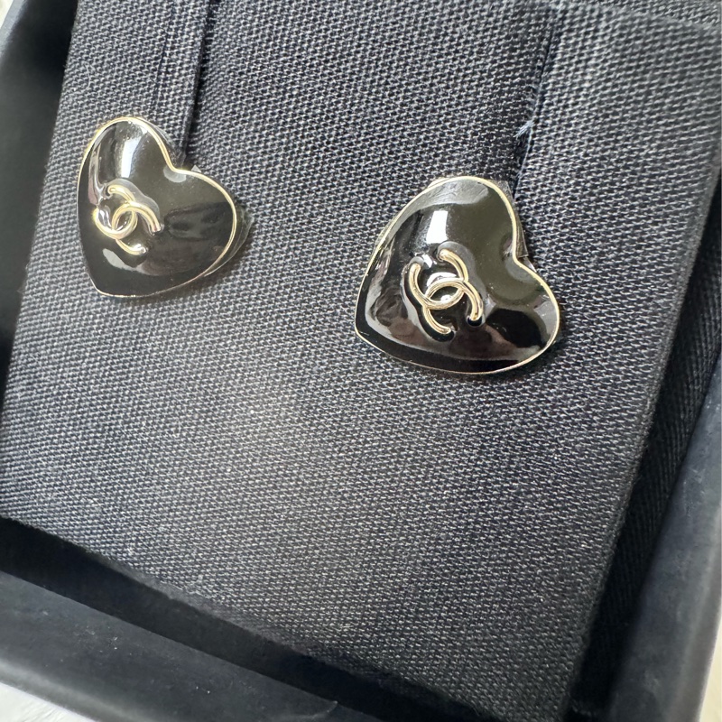 香奈兒25 B愛心耳環-11