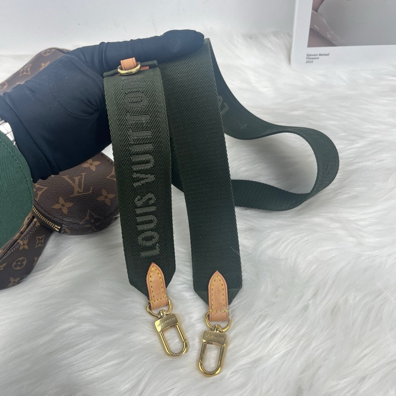 98新 lv五合一 純芯片 綠肩帶,M44813 尺寸: 24 x 13.5 x 4-5