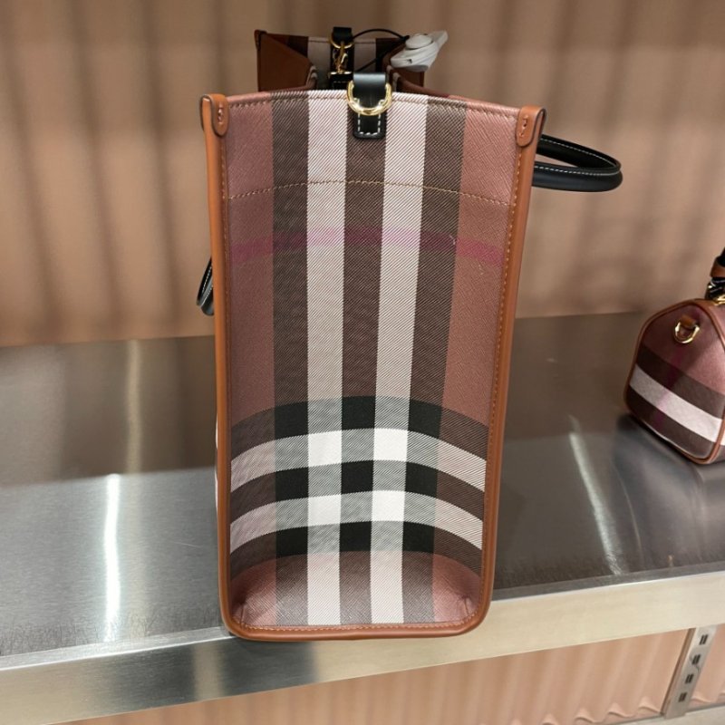 🎉新品好折扣✨Burberry 80696601 中款 Freya 芙蕾雅托特包 深樺木棕-5