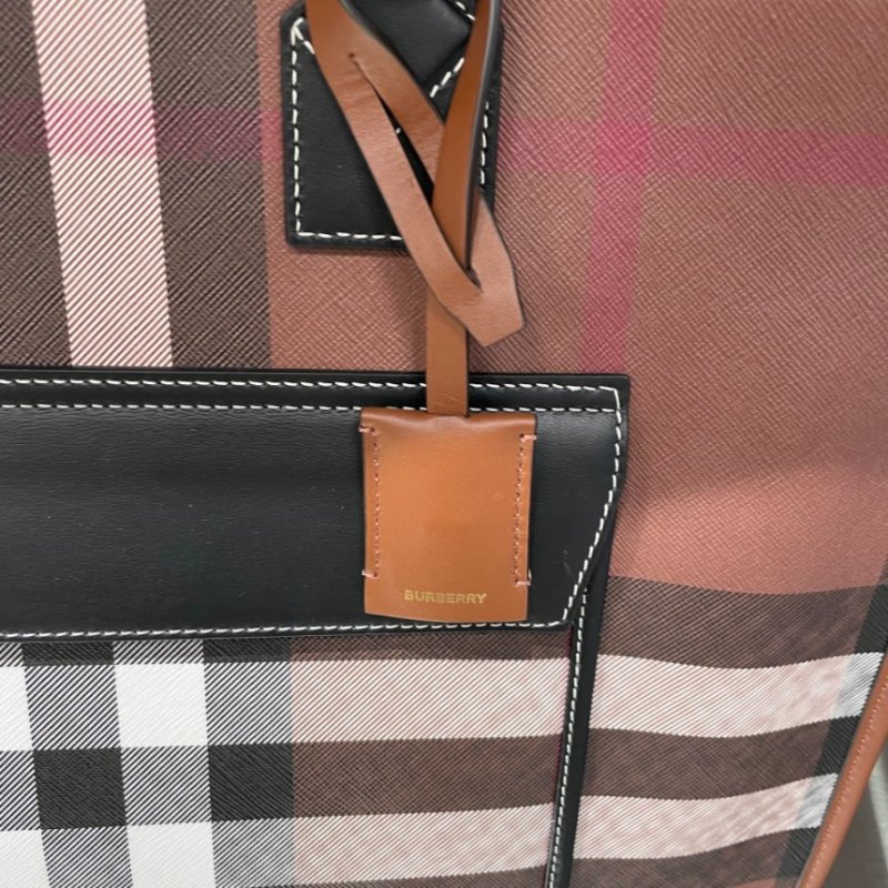 🎉新品好折扣✨Burberry 80696601 中款 Freya 芙蕾雅托特包 深樺木棕-6